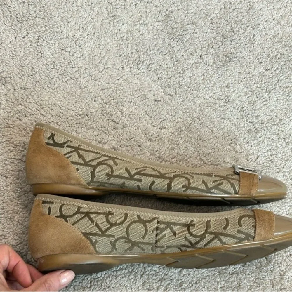 Calvin Klein Paulett camel Tan brown monogram logo patent canvas ballet flats 9 - Picture 7 of 10